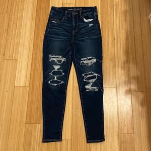 American Eagle, Dark Wash Ripped Size 4 Short Jean